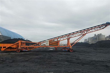 Mobilni nakladalni tovornjak za razkladanje